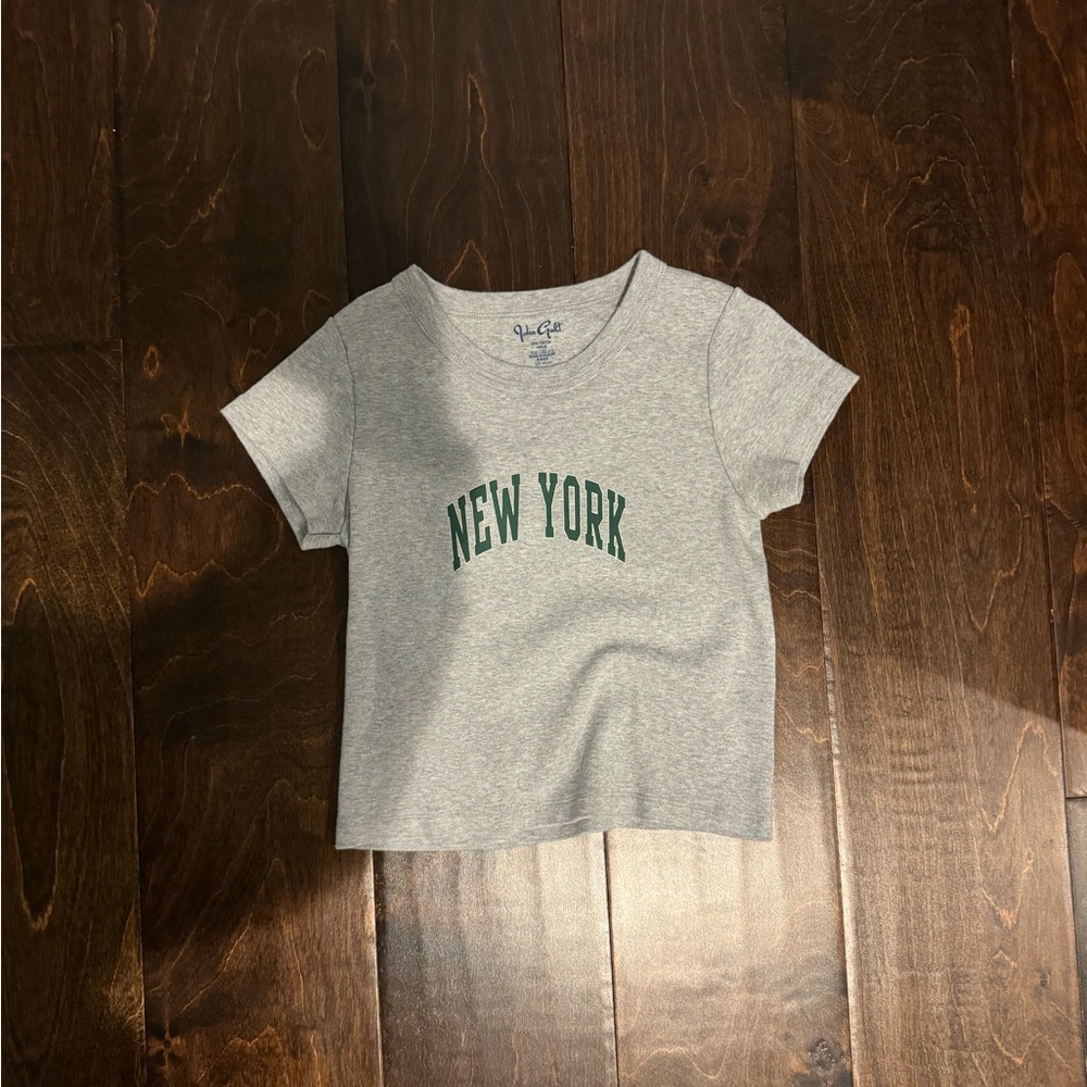 BRANDY MELVILLE BABY TEE